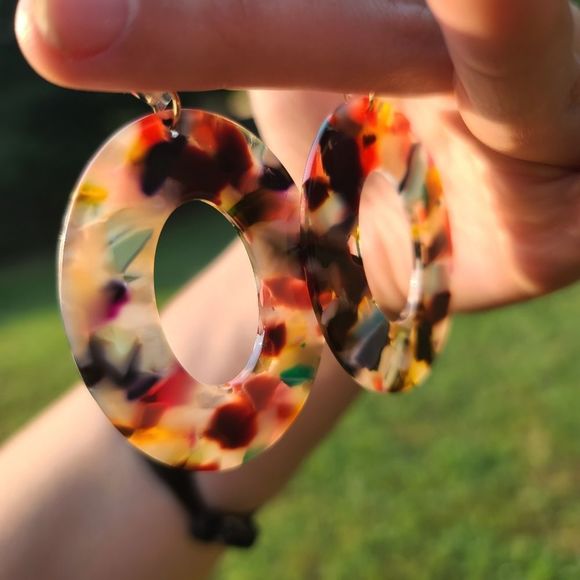 Confetti Patterned Acrylic Oval Drop Earrings 🎊 - Picture 4 of 5